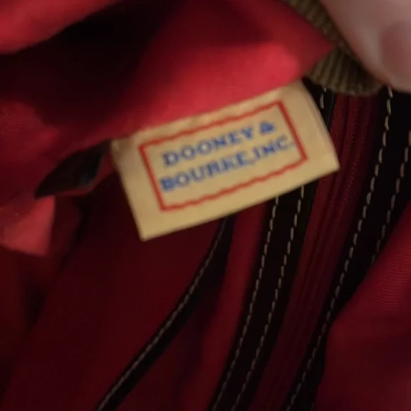 Dooney & Bourke dome Leather shoulder purse with crops body strap - Picture 8 of 9